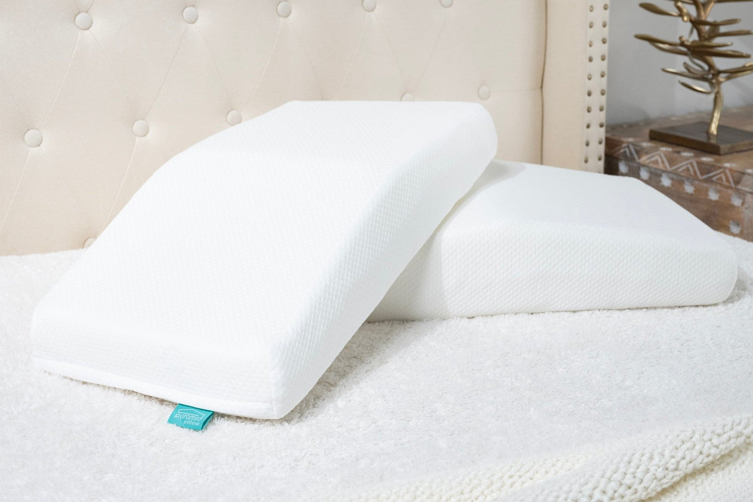ピラミッドピロー Anti Snoring Pillow for Side Sleepers | Pyramid Pillow